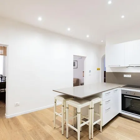 Simon, By Short Holidays Apartment